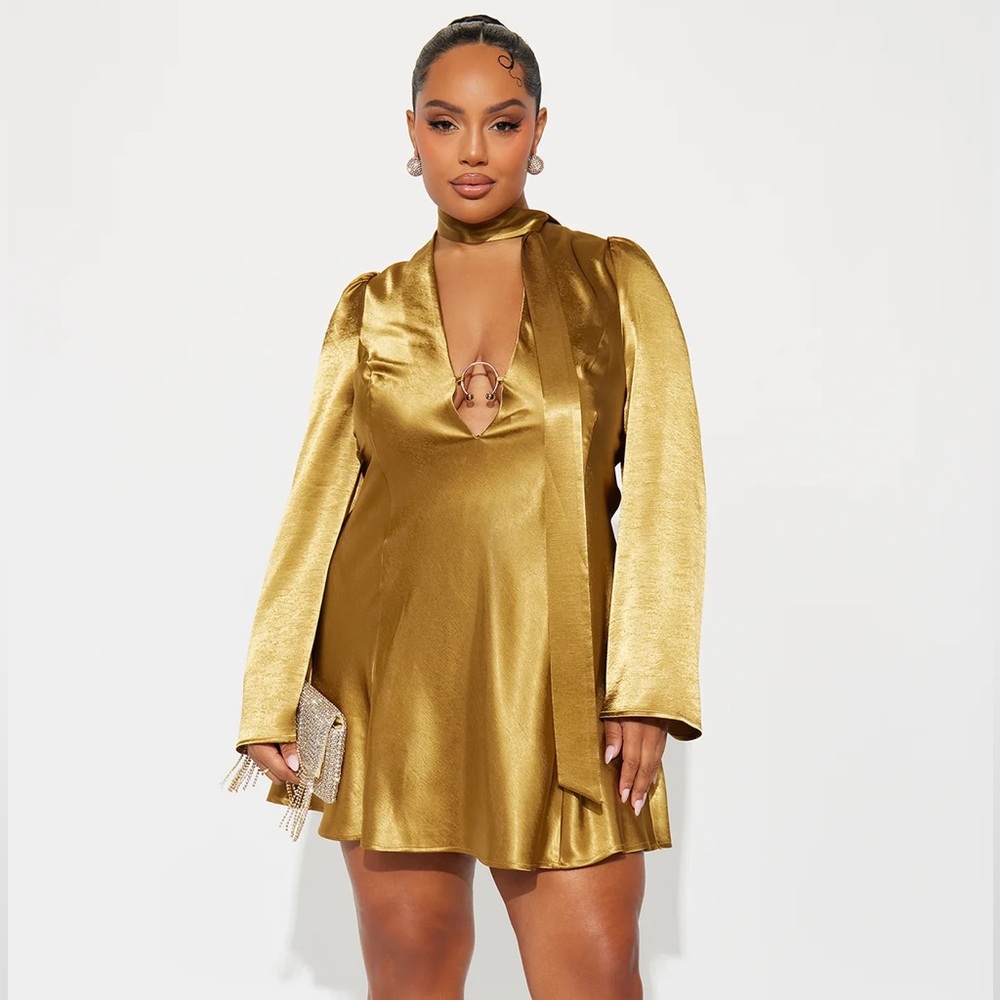 NWT Jasmine Bell Sleeve Mini Dress
